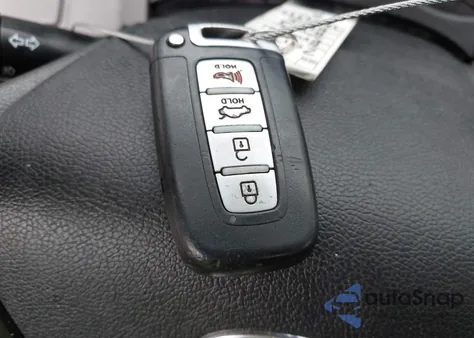 2013 Hyundai Sonata Hybrid from USA, damaged, VIN KMHEC4A45DA085273